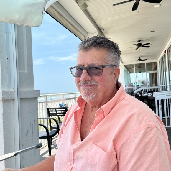 Meet your Posher, Lise - Picture 2 of 7